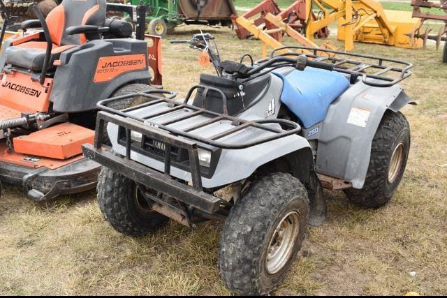 Main image Yamaha Moto 4