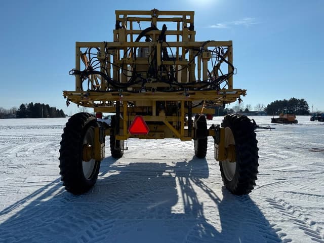 Image of Ag-Chem RoGator 854 equipment image 4