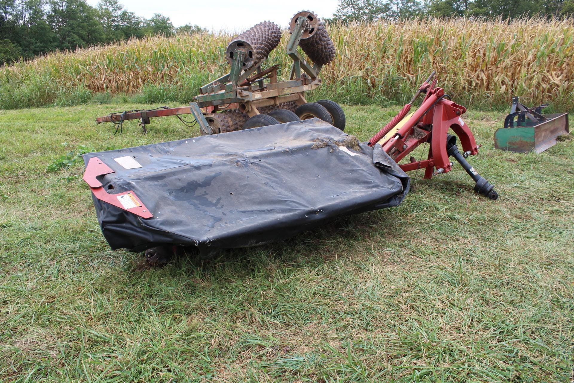 Main image New Holland H6740