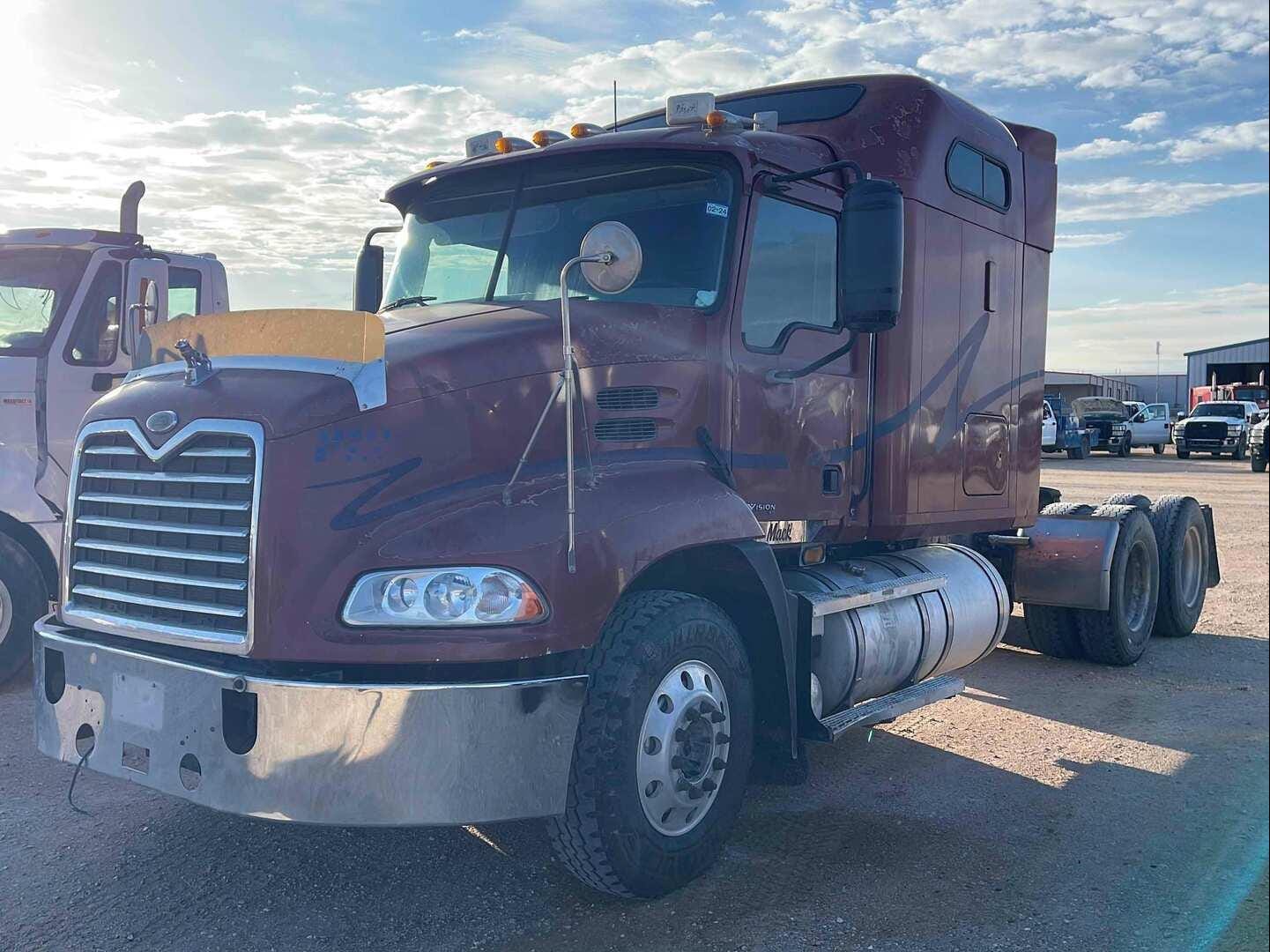 Main image Mack Vision CXN613