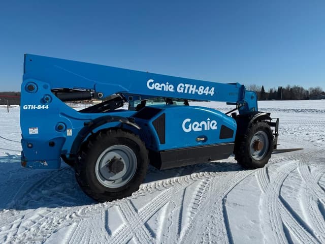 Image of Genie GTH-844 equipment image 3