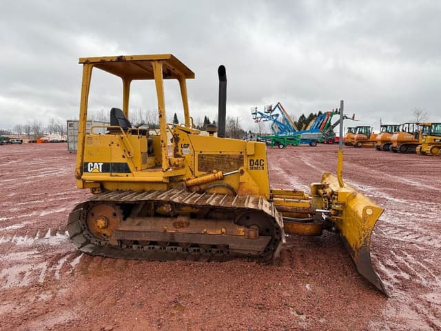 Image of Caterpillar D4C equipment image 2
