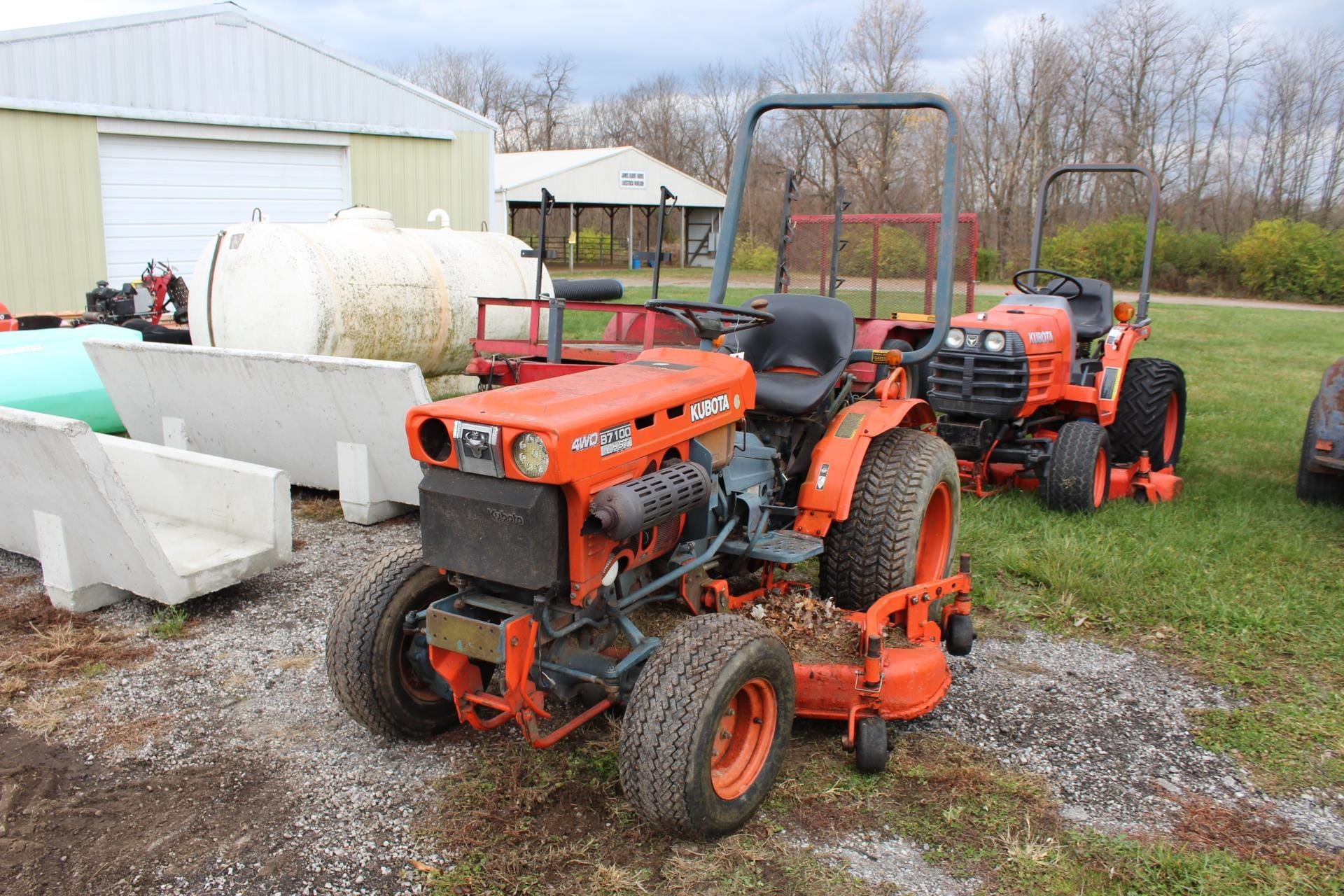Main image Kubota B7100HST