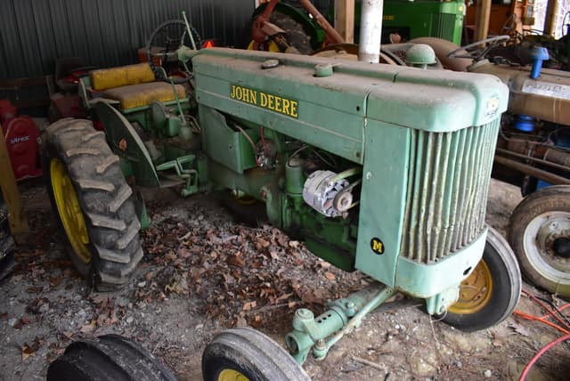 Image of John Deere M equipment image 4