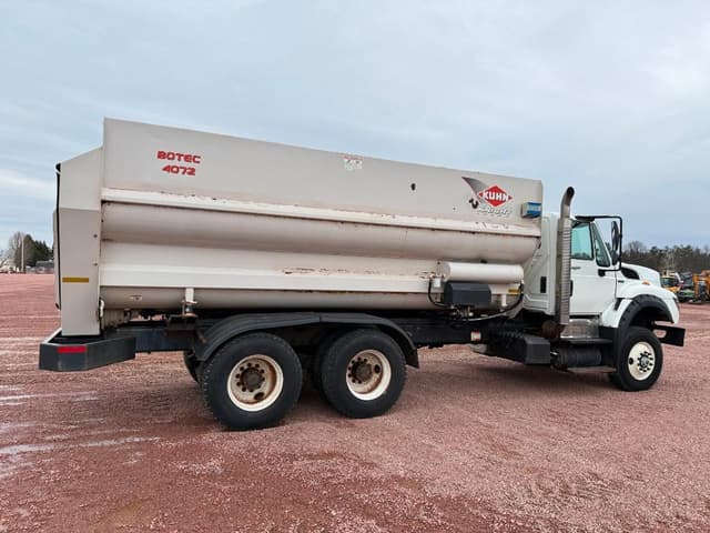 Image of International 7600 equipment image 3