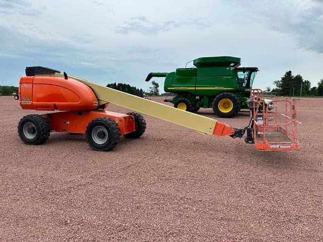 Image of JLG 600S equipment image 2