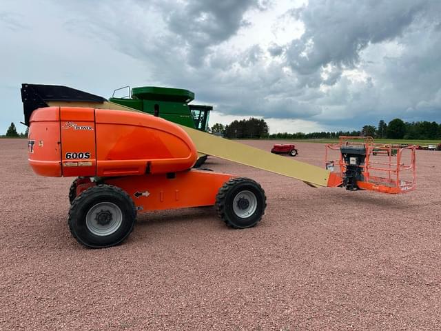 Image of JLG 600S equipment image 3