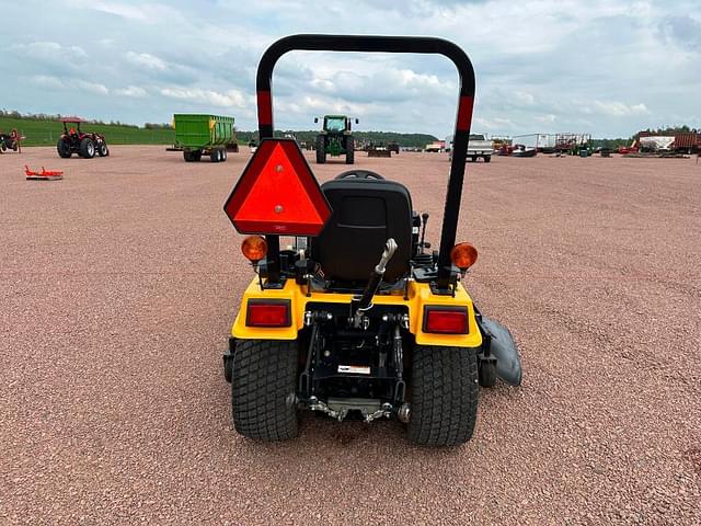 Image of Cub Cadet SC2400 equipment image 4