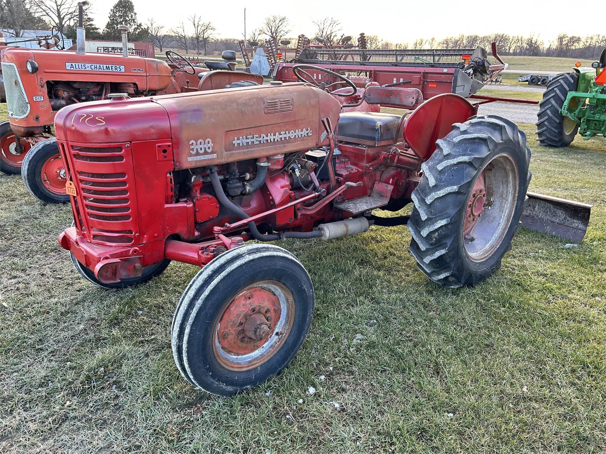 Main image International Harvester 300