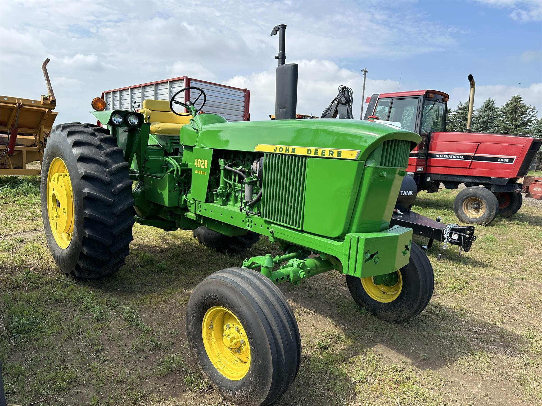 Main image John Deere 4020