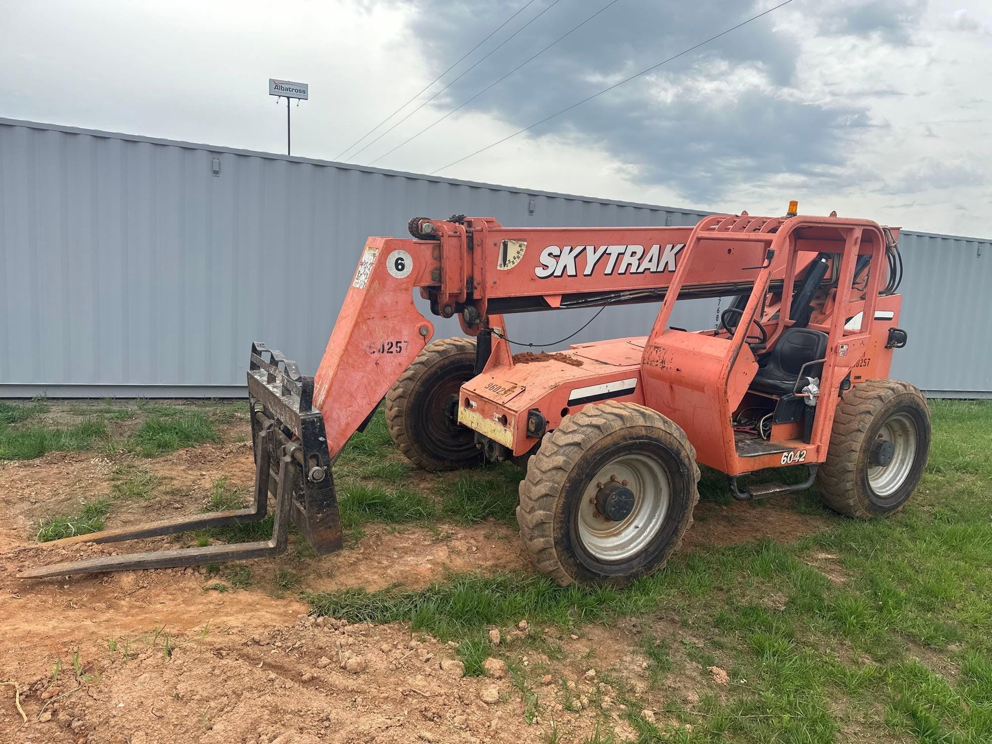 Main image Skytrak 6042