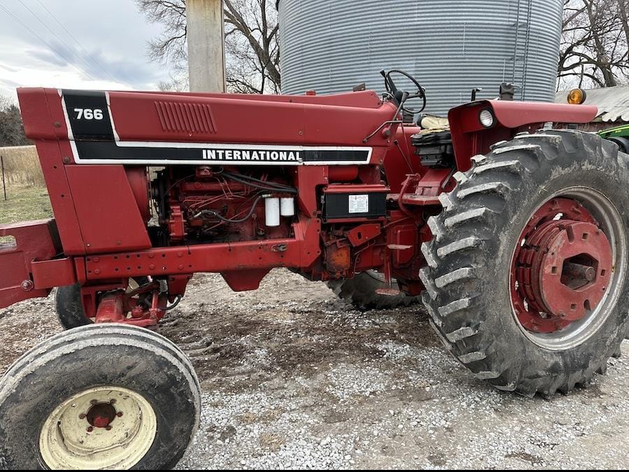 Main image International Harvester 766