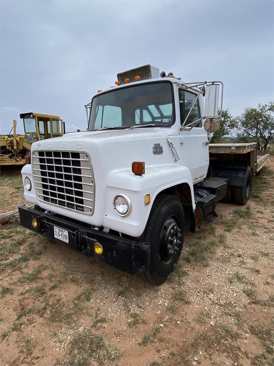 Main image Ford F9000