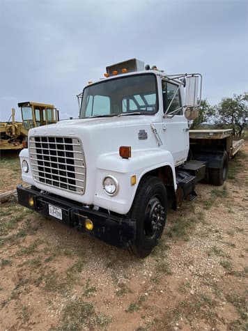 Main image Ford F9000