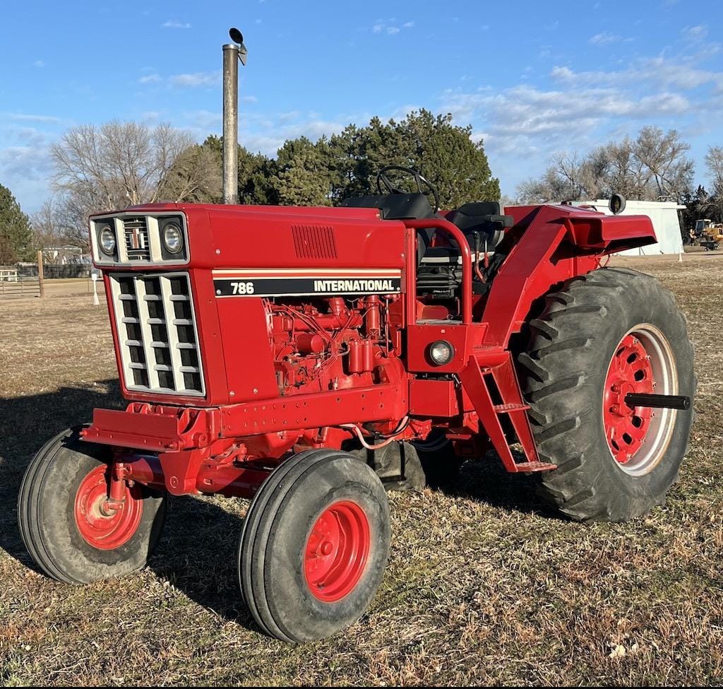 Main image International Harvester 786