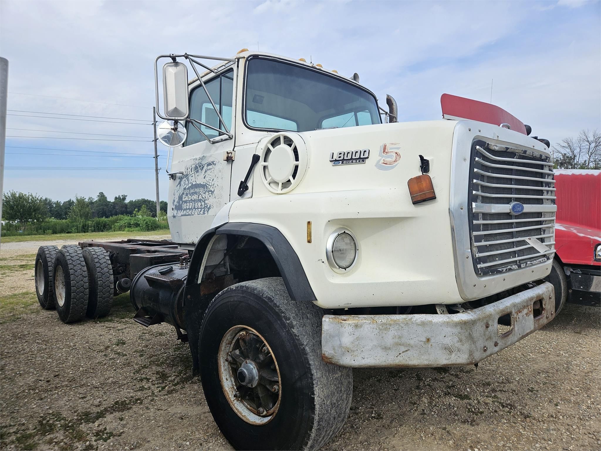 Main image Ford L8000