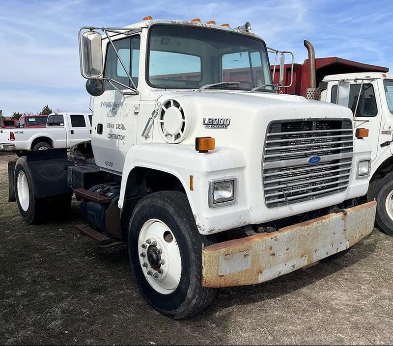 Main image Ford L8000