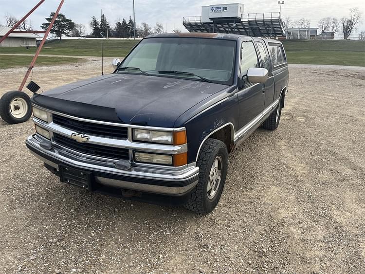 1994 Chevrolet 1500 Equipment Image0