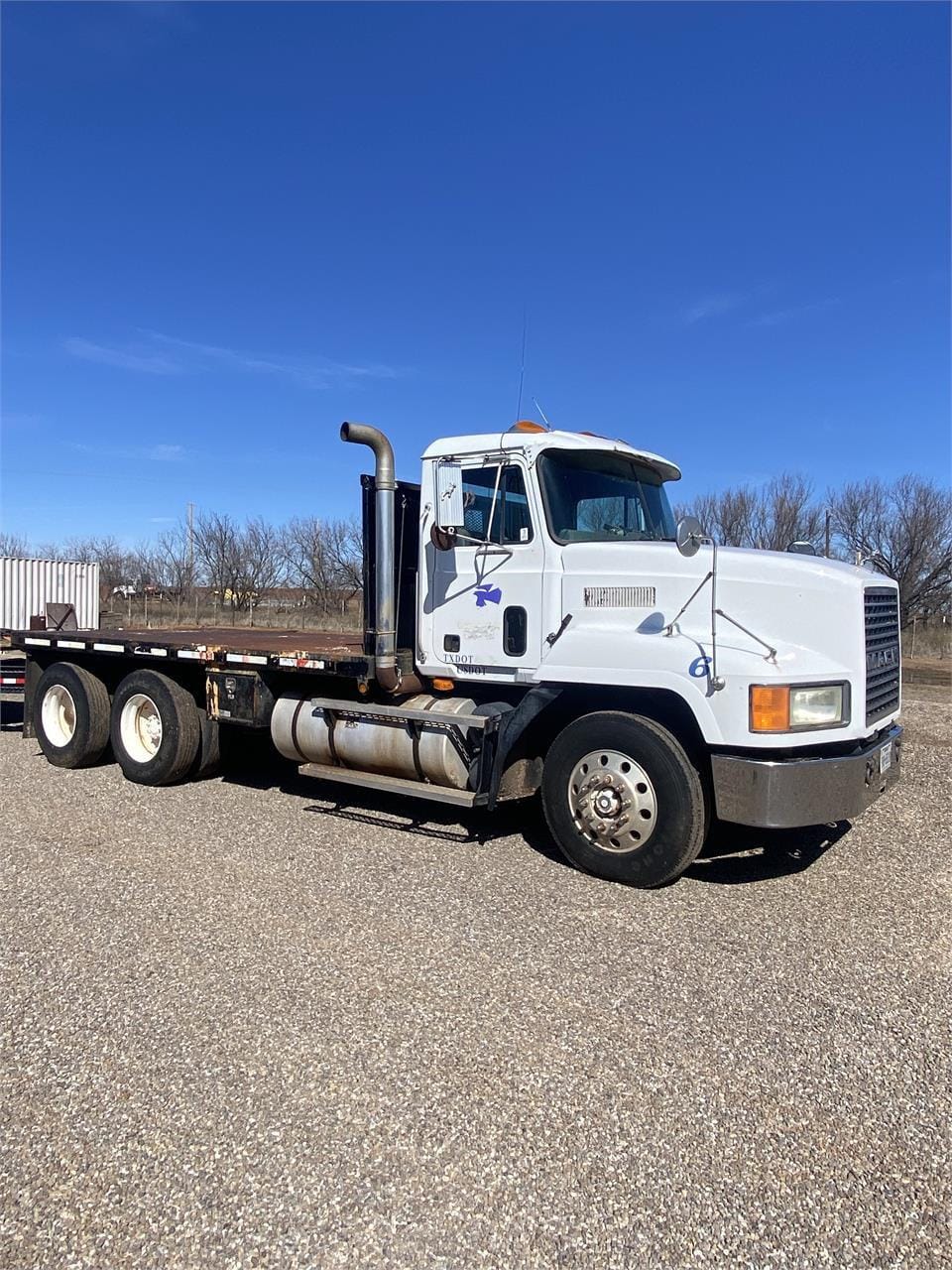 Main image Mack CH613