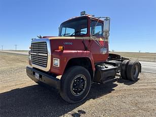 Main image Ford L8000 0