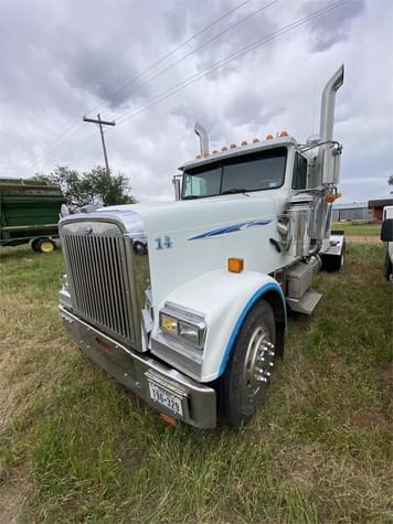 Main image Freightliner FLD120