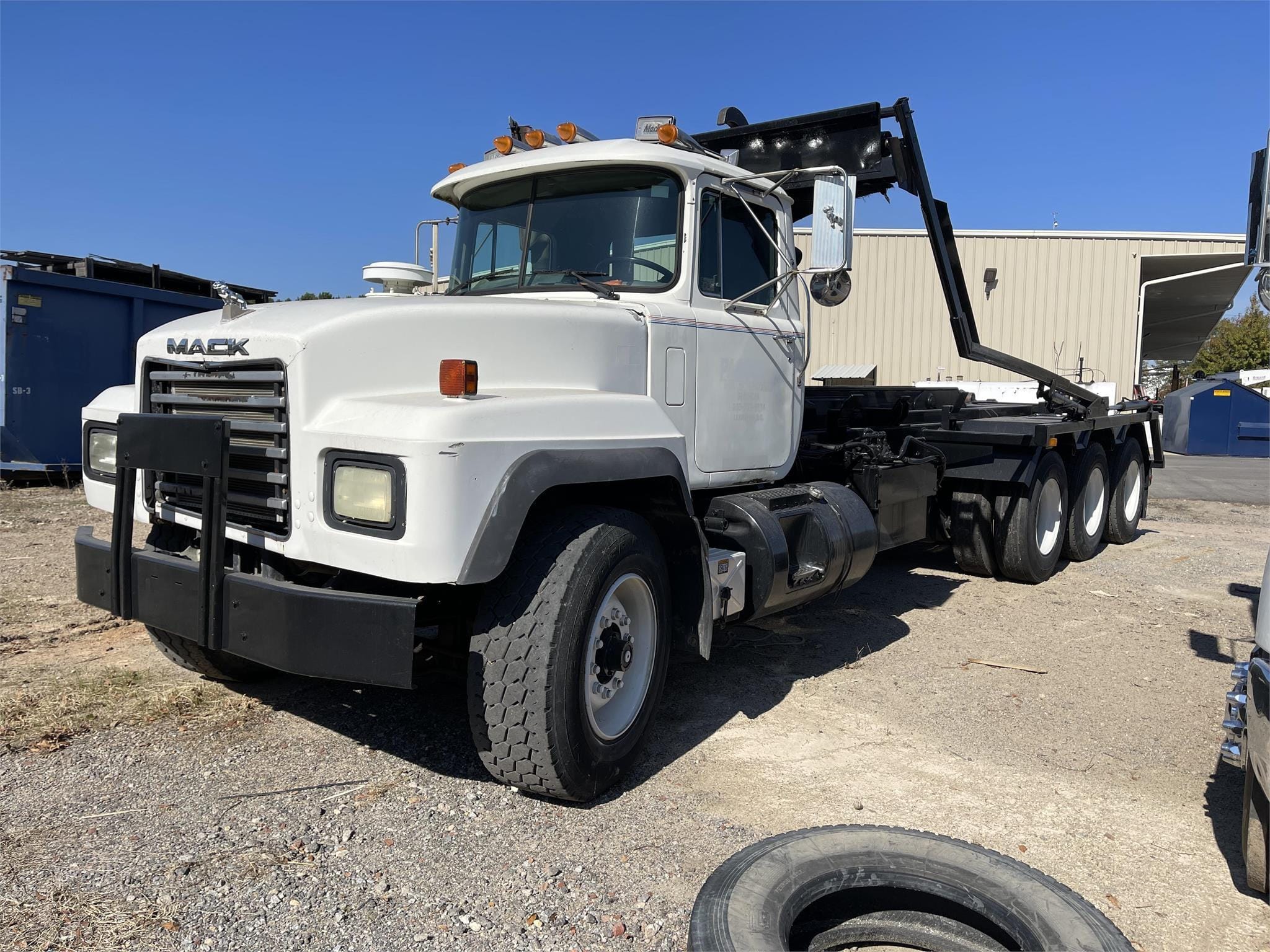 Main image Mack RD688S