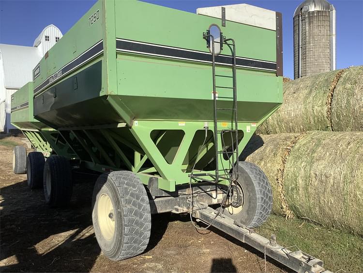 1998 Parker 7250 Equipment Image0