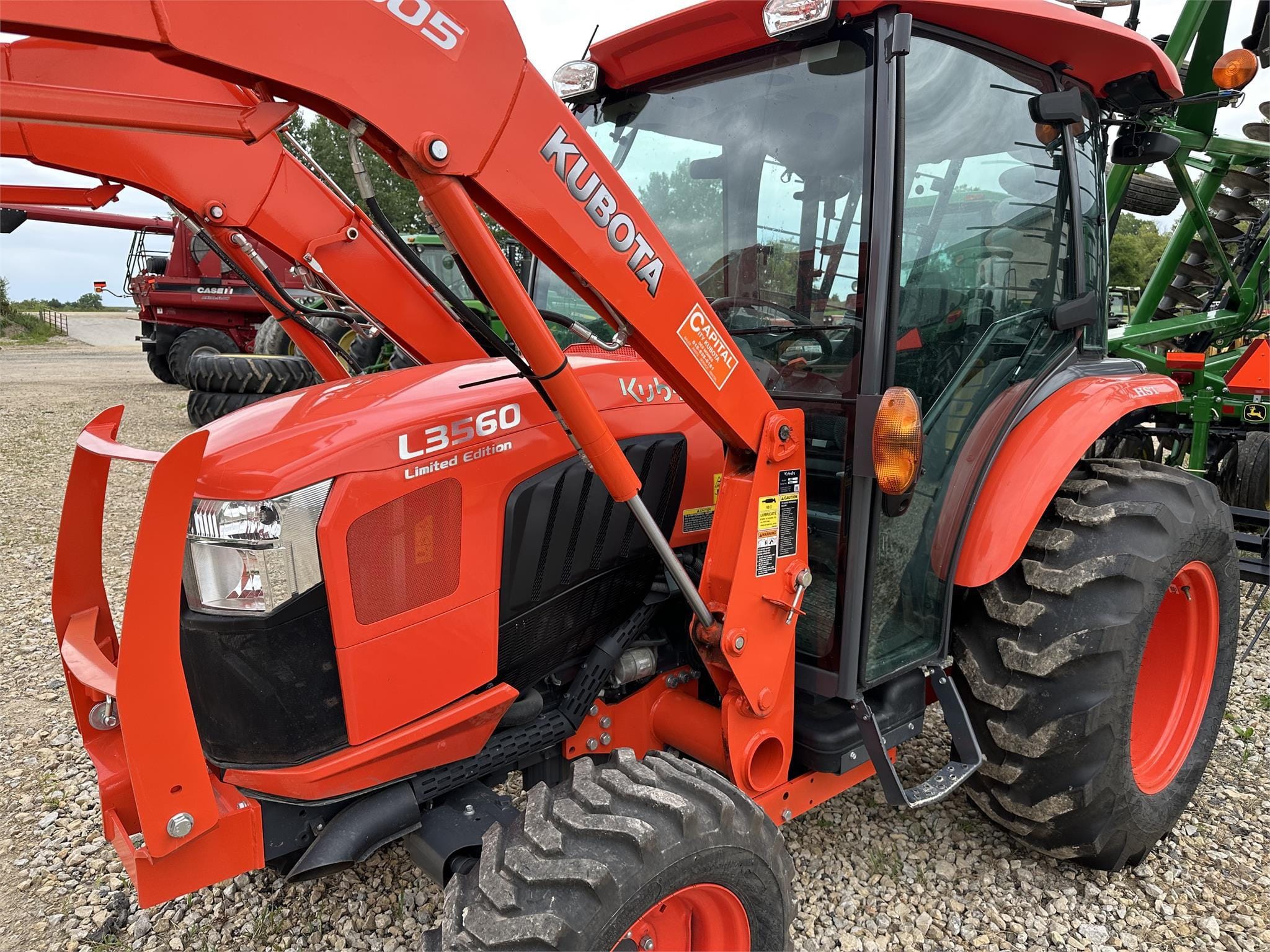 Main image Kubota L3560