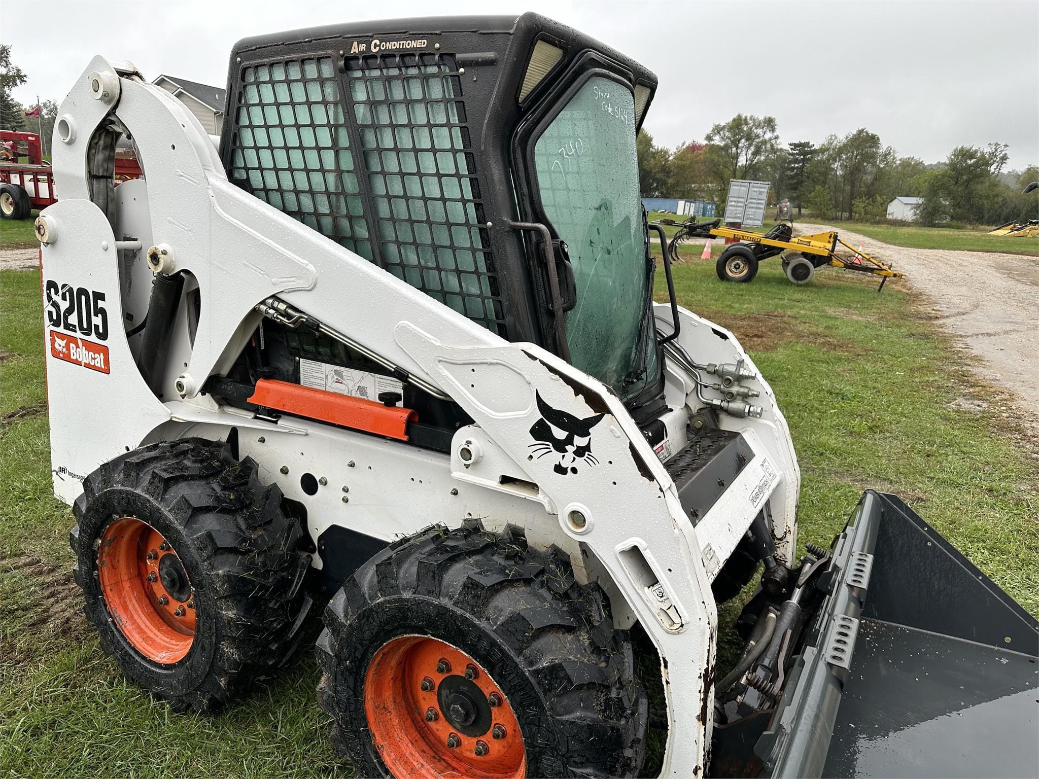 Main image Bobcat S205