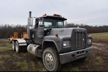 Main image Mack R690ST