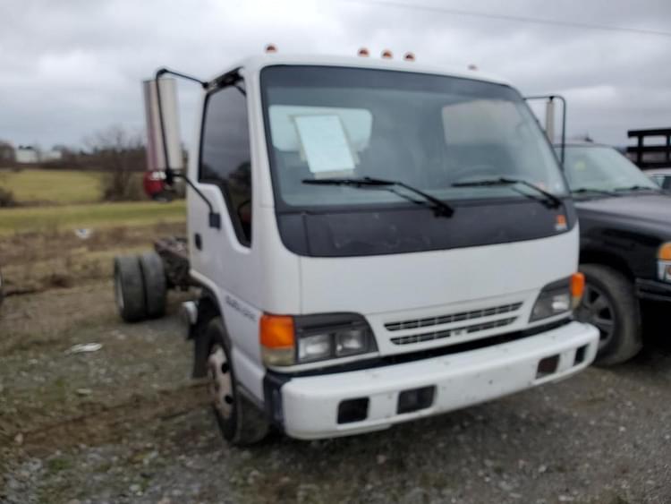 2000 Isuzu NPR Equipment Image0