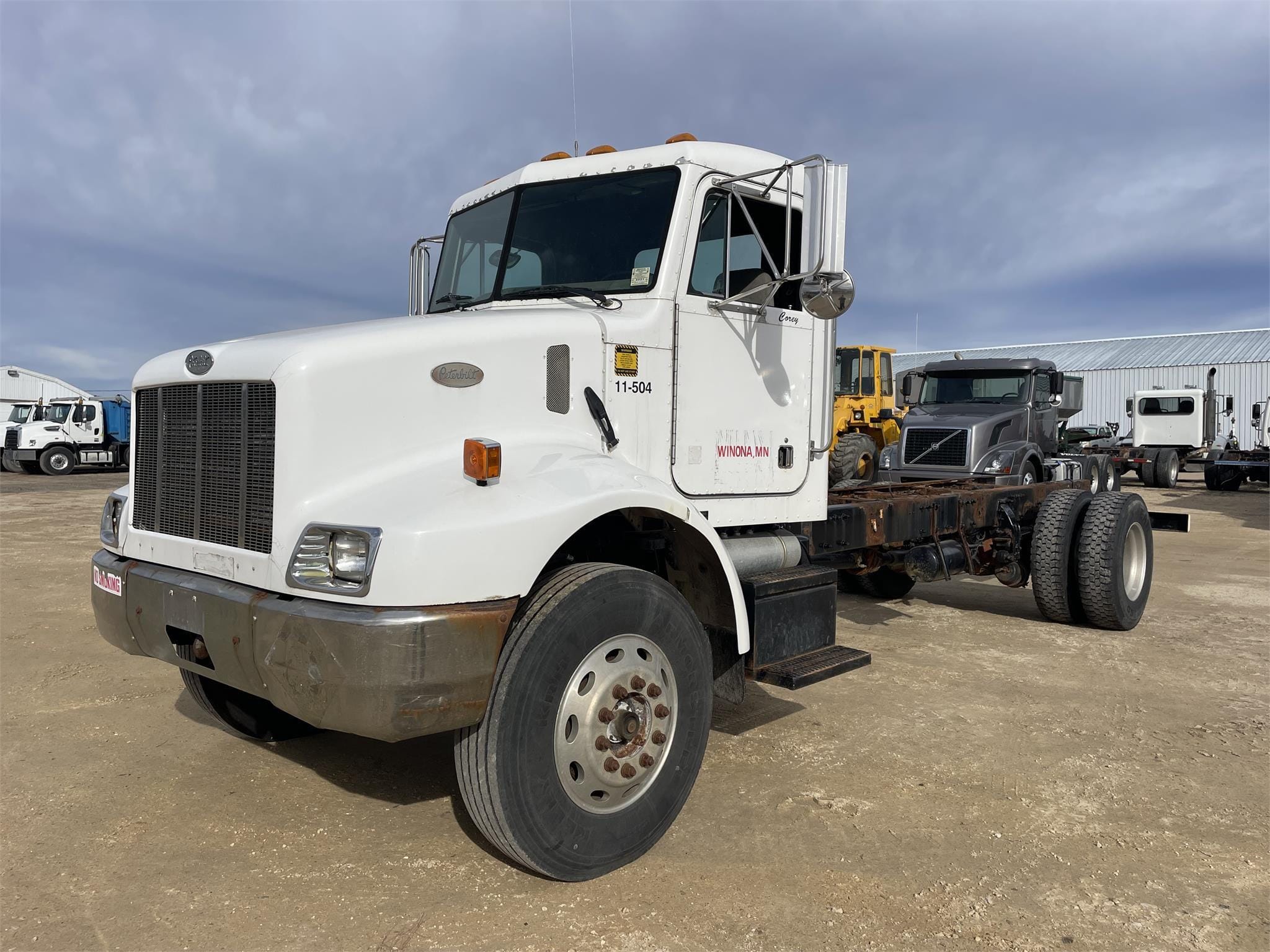 Main image Peterbilt 330