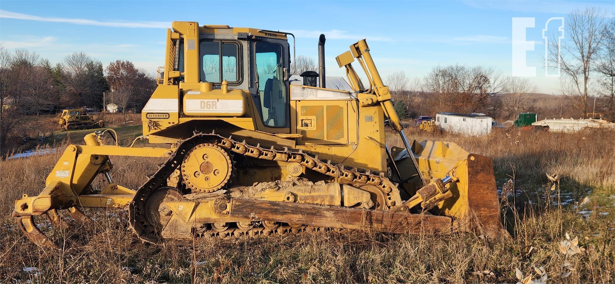 Main image Caterpillar D6R XL