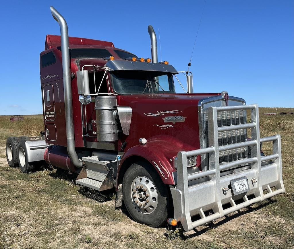 Main image Kenworth W900