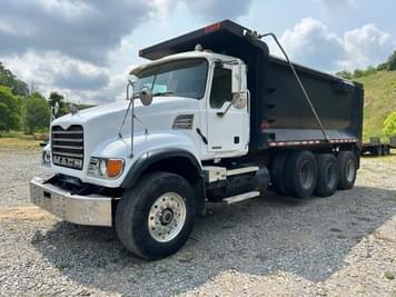 Main image Mack CV713