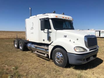 Main image Freightliner Columbia 120