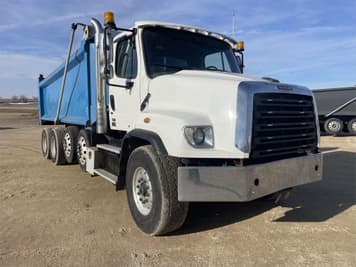 Main image Freightliner 114SD