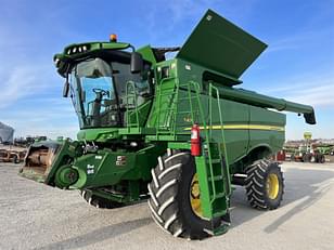 Main image John Deere S670