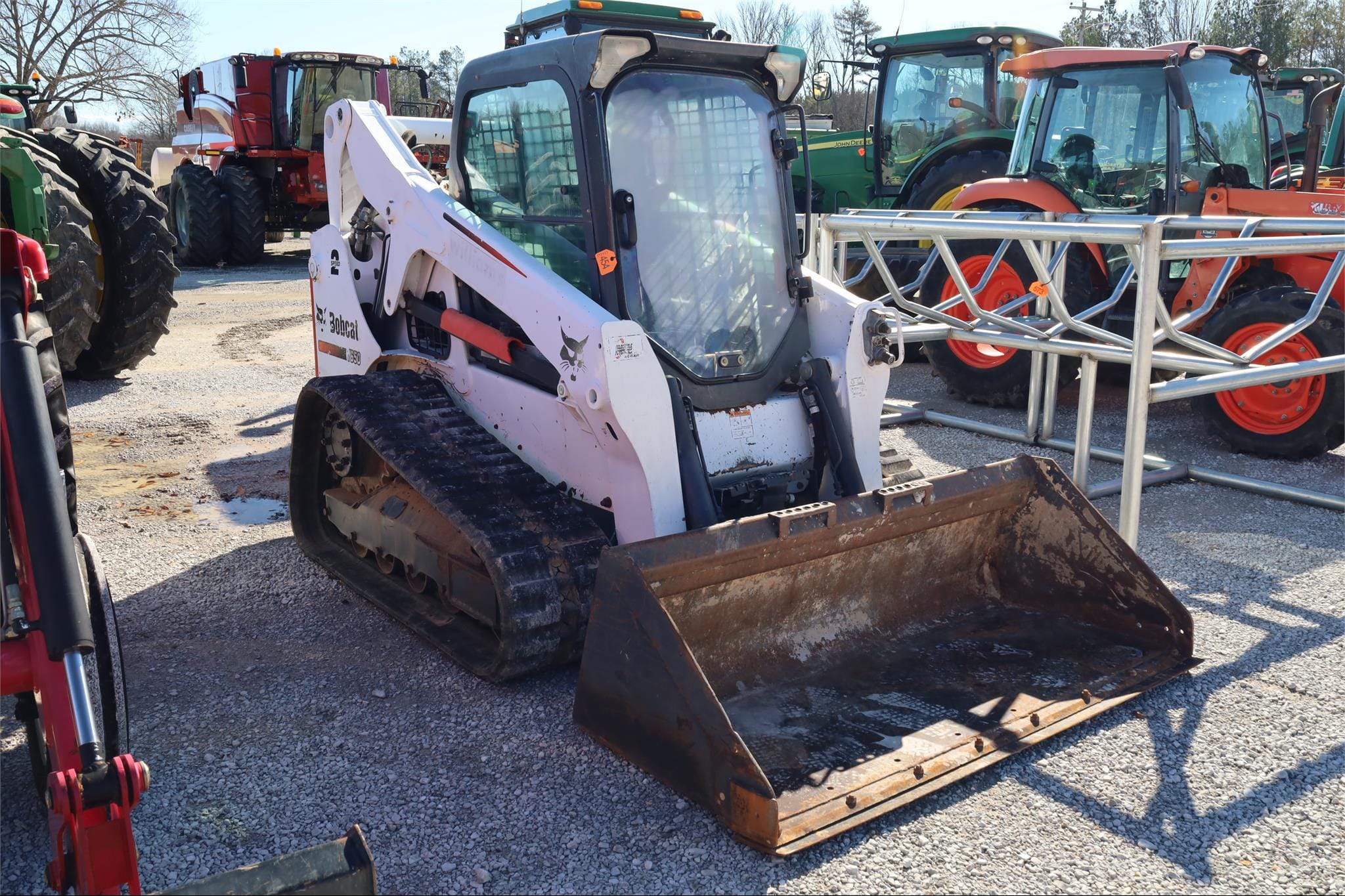 Main image Bobcat T650