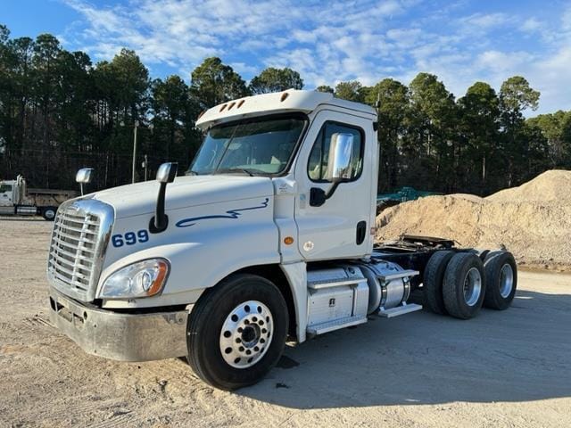 Main image Freightliner Cascadia 125