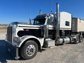 Main image Peterbilt 389