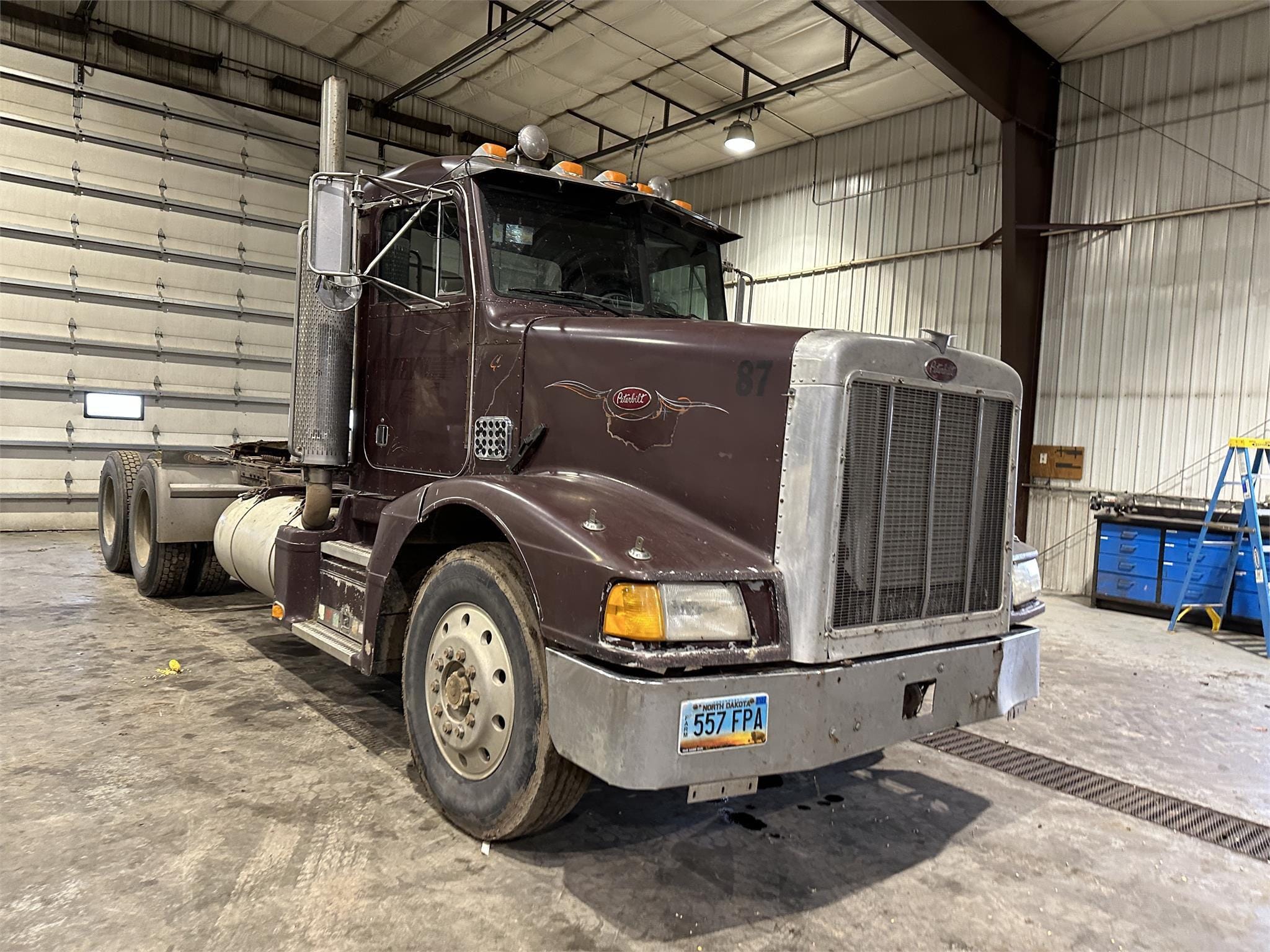 Main image Peterbilt 567