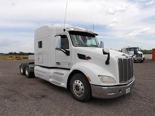 2017 Peterbilt 579 Equipment Image0