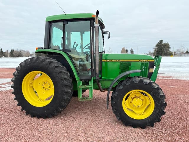Image of John Deere 6400 equipment image 2