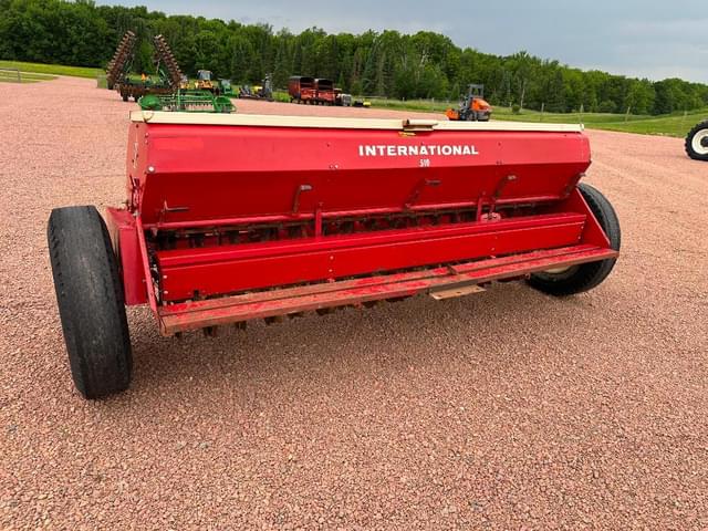 Image of International Harvester 510 equipment image 3