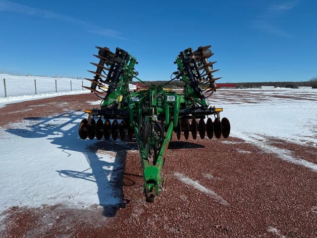 Image of John Deere 726 equipment image 1