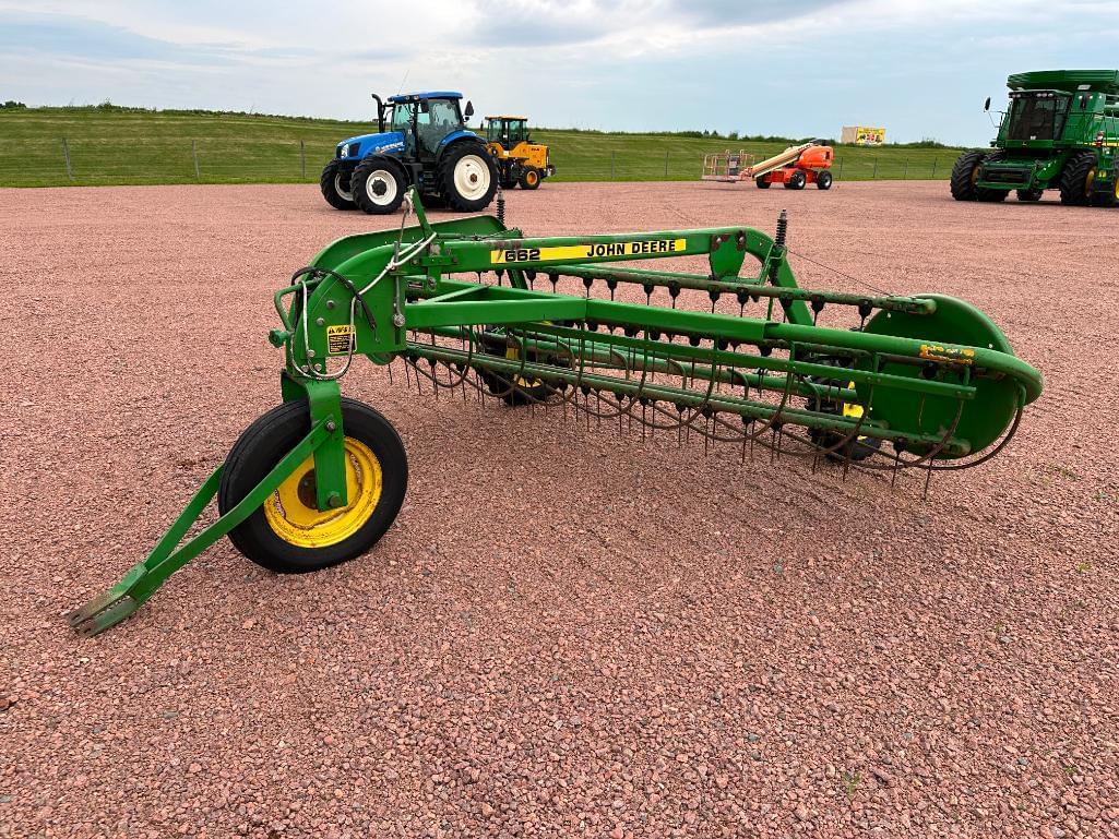 Image of John Deere 662 Primary image