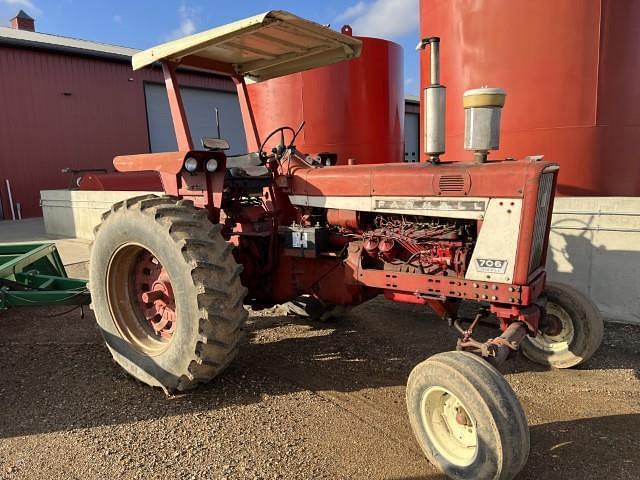 International Harvester 706 Equipment Image0