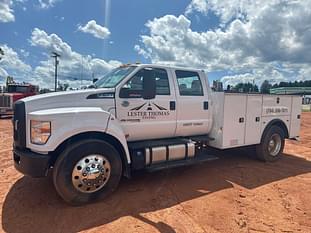 2016 Ford F-750 Equipment Image0