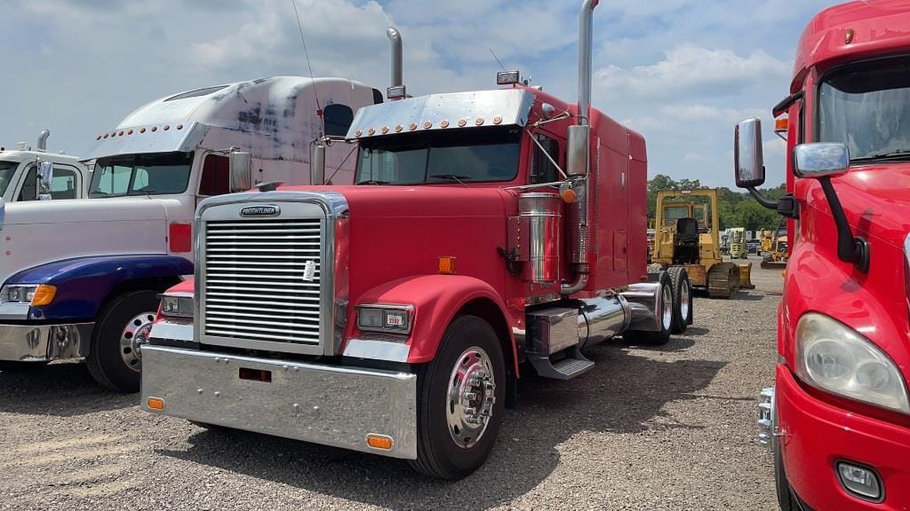 Main image Freightliner Classic